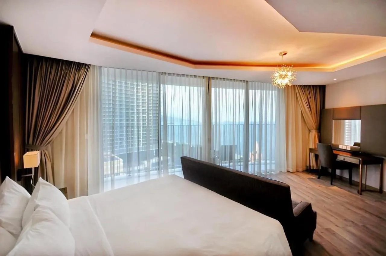 Panorama Beachfront 나트랑