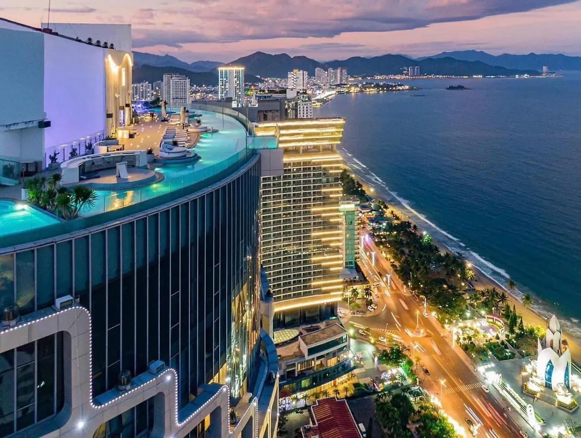 Panorama Beachfront 나트랑